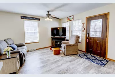 403 Hanson Road, Stoughton, WI 53589 - Photo 4