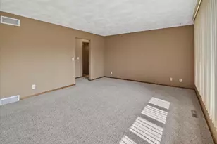 1570 Kuhle Dr, Sun Prairie, WI 53590 - Photo 8