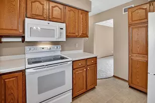 1570 Kuhle Dr, Sun Prairie, WI 53590 - Photo 16