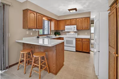 1570 Kuhle Drive, Sun Prairie, WI 53590 - Photo 10