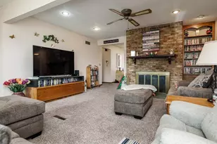 726 E Petunia Ln, Beloit, WI 53511 - Photo 30