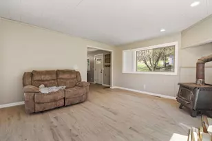 148 Oakwood Ave, Edgerton, WI 53534 - Photo 8