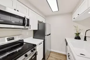 4332 Melody Ln, Madison, WI 53704 - Photo 8