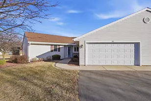 111 Elizabeth Ct, Deerfield, WI 53531 - Photo 1