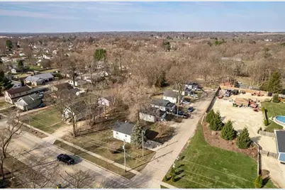 826-850 Sharpes Court, Beloit, WI 53511 - Photo 2