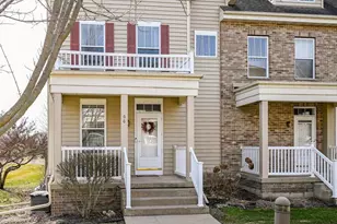 66 S Gardens Way, Fitchburg, WI 53711 - Photo 2