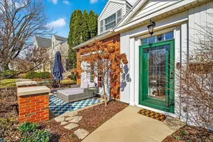 260 Kensington Dr, Madison, WI 53704 - Photo 2