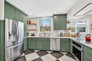 260 Kensington Dr, Madison, WI 53704 - Photo 10