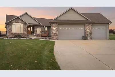6784 Tartan Trail, Sun Prairie, WI 53590 - Photo 2