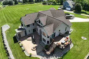 6784 Tartan Trail, Sun Prairie, WI 53590 - Photo 4