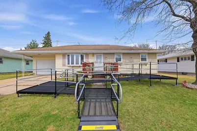 522 W Lincoln Street, Waupun, WI 53963 - Photo 2