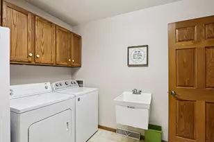 978 N Dewey Ave, Jefferson, WI 53549 - Photo 40