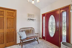 978 N Dewey Ave, Jefferson, WI 53549 - Photo 4