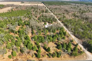 890 Gale Dr, Dell Prairie, WI 53965 - Photo 12