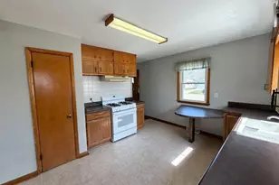 1534 S Osborne Ave, Janesville, WI 53546 - Photo 6