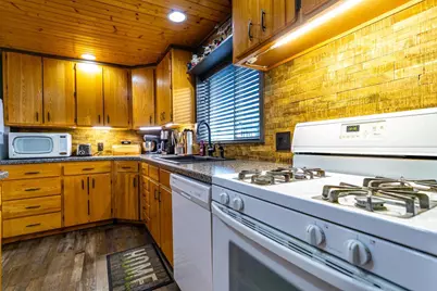 200 Garfield Avenue, Reeseville, WI 53579 - Photo 6