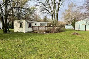 329 Sunrise Ct, Edgerton, WI 53534 - Photo 2