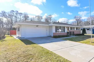 257 Mohawk Rd, Janesville, WI 53545 - Photo 4