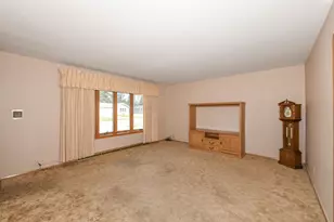 257 Mohawk Rd, Janesville, WI 53545 - Photo 8
