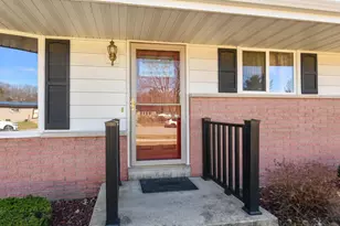 257 Mohawk Rd, Janesville, WI 53545 - Photo 6