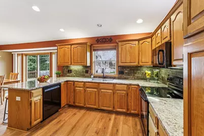 2188 Essex Drive, Sun Prairie, WI 53590 - Photo 10