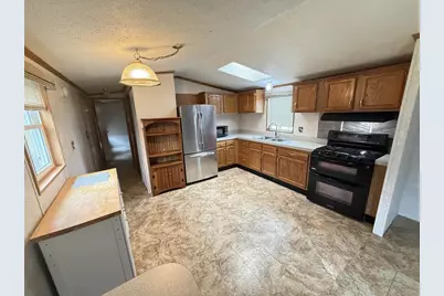 W211N11863 Hilltop Drive #D14, Germantown, WI 53022 - Photo 4