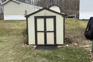 W211N11863 Hilltop Dr, Germantown, WI 53022 - Photo 6