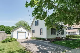 834 S Birdsey St, Columbus, WI 53925 - Photo 2