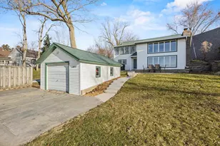 W9384 Ripley Rd, Cambridge, WI 53523 - Photo 2