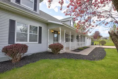 588 Ann Court, Berlin, WI 54923 - Photo 2