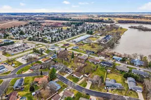 209 Midvale Dr, Marshall, WI 53559 - Photo 10