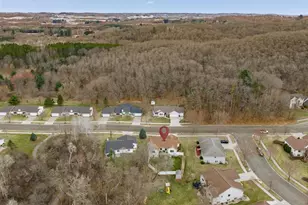 1422 Ridgeview Dr, Reedsburg, WI 53959 - Photo 4