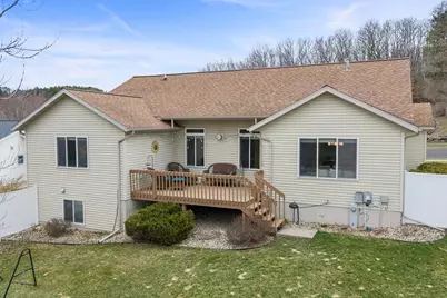 1422 Ridgeview Drive, Reedsburg, WI 53959 - Photo 2