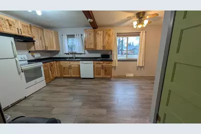 608 Jenny Wren Pass, Pardeeville, WI 53954 - Photo 2