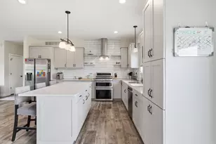 N7037 Hillside Ct, Delavan, WI 53115 - Photo 8