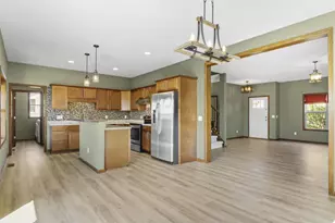 260 Goldenrod Dr, Sun Prairie, WI 53590 - Photo 6