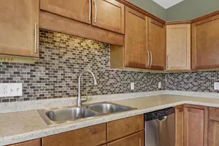 260 Goldenrod Dr, Sun Prairie, WI 53590 - Photo 8