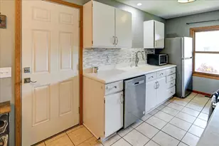 328 N Rutland Ave, Brooklyn, WI 53521 - Photo 10