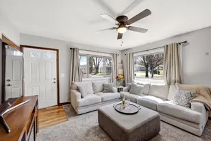 1010 Grant St, Fort Atkinson, WI 53538 - Photo 2