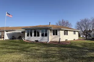 4006 Devereaux Dr, Janesville, WI 53546 - Photo 2