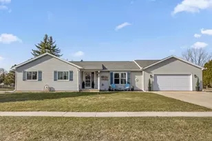 101 Knoll Ct, Rosendale, WI 54974 - Photo 1