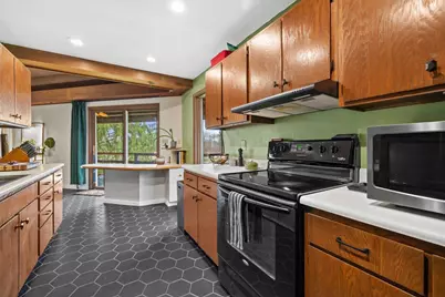 2607 Crestview Court, Monroe, WI 53566 - Photo 12