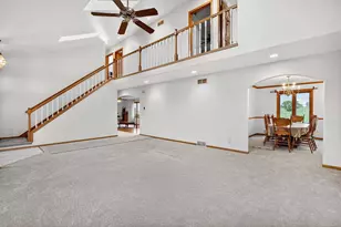 1001 Pebblebrook Courtyard, Waunakee, WI 53597 - Photo 4