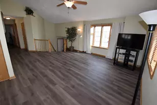 602 Stonehaven Dr, Sun Prairie, WI 53590 - Photo 2