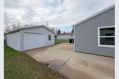 1860 Sun Valley Drive, Beloit, WI 53511 - Photo 4