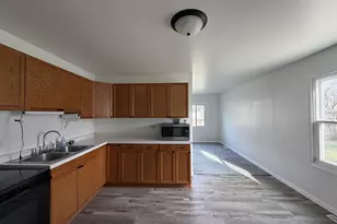 1860 Sun Valley Dr, Beloit, WI 53511 - Photo 6