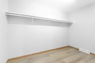 2414 Commercial Ave, Madison, WI 53704 - Photo 16