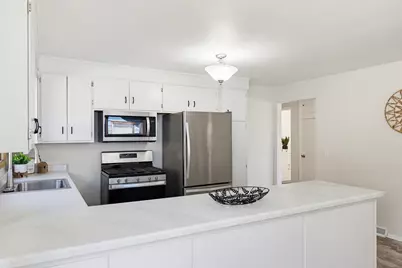 114 W Olin Avenue, Madison, WI 53715 - Photo 4