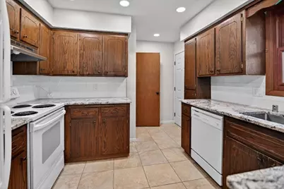 499 Hyland Drive, Stoughton, WI 53589 - Photo 10