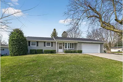 499 Hyland Drive, Stoughton, WI 53589 - Photo 2